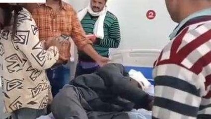 भीषण हादसा: बाइक को मारुति वैन ने मारी टक्कर,खून से लाल हुई सड़क