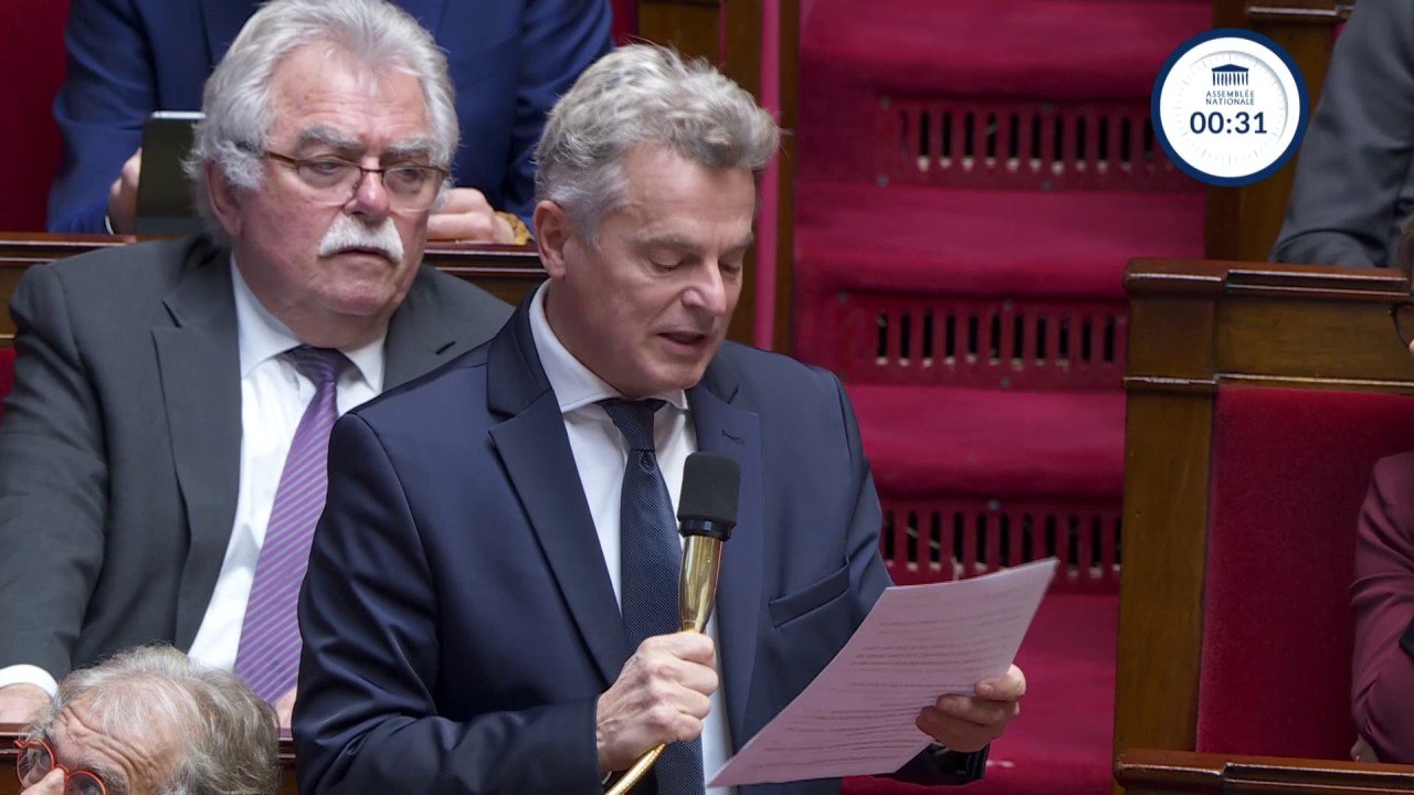 Attribution du chèque-énergie: "Les locataires des HLM qui le reçoivent n'ont pas le droit de l'utiliser pour payer leur facture, c'est une aberration", affirme Fabien Roussel (GDR)