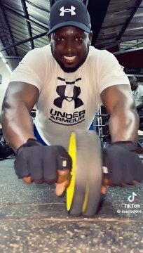 Quand Aziz Ndiaye dédie ses séances de sport à Miss Ndiaye et à Aicha…