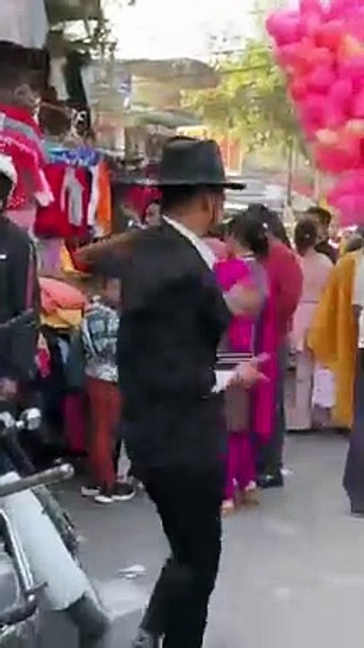 Panku_MichaelCrazy_Dance_in_PublicWait_for_end_#prank_#trending_#shorts_#youtube_#viral(360p)
