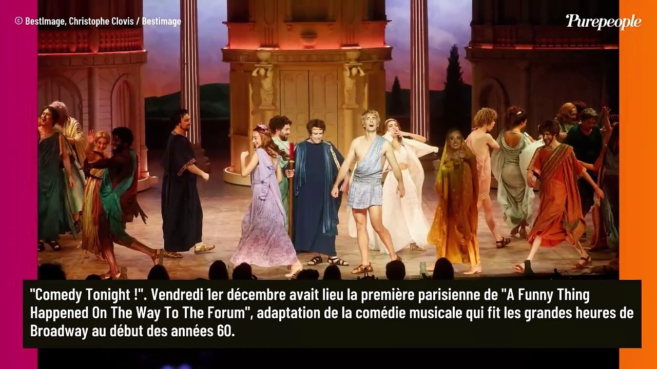 Amanda Lear et son ami en sortie au Lido pour une soirée toute "en folie "