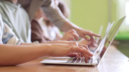 Décrochage scolaire : causes, signes et solutions