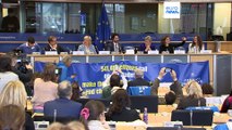Abusi sessuali sui minori, petizione al Parlamento europeo per norme più stringenti