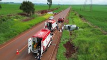 Carro capotou por mais de 50 metros após forte colisão entre três veículos na PR-486