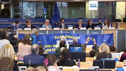 Más de medio millón de firmas para pedir una legislación más dura contra el abuso sexual infantil
