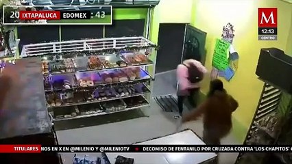 Mujeres enfrentan a ladrón a palazos en una panadería de Ixtapaluca