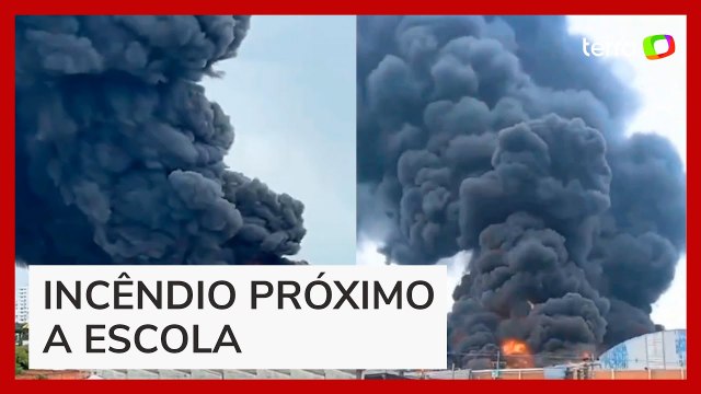 Incêndio de grandes proporções atinge empresa de embalagens e causa destruição Porto Alegre