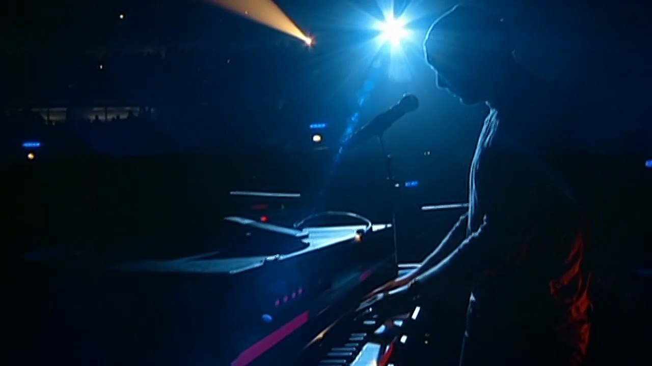 U2 — Pride (In The Name Of Love) ● U2 - Vertigo 2005 // U2 Live From Chicago • by U2