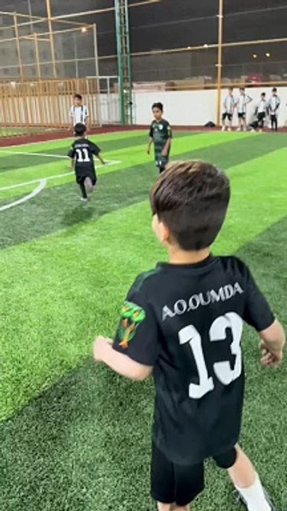 الاسطوره كرم على طريقة رونالدينو