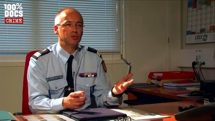 Qui a tué sa cette femme d'un couteau planté dans le thorax