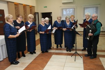 Mikołajki seniorów w Kobiernie. Były występy i wspólna integracja!