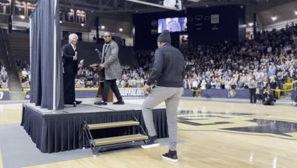 Deion Sanders Accepts 2023 Sportsperson of the Year Award