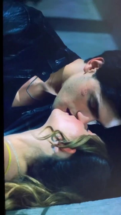 Culpa Mia kiss scene
