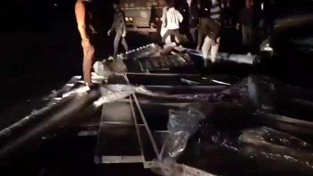 यात्रियों से भरी बस ट्रक से टकराई, मची चीखपुकार, बिछी लाशें