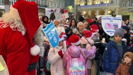 20231206_krajewskikrzysiek_Największa choinka w Wałbrzychu zapalona przez dzieci