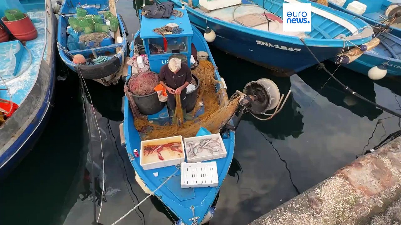 In Pozzuoli verschwinden die weißen Styroporboxen von den Fischerbooten