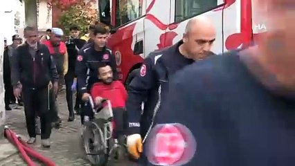 Yanan evdeki engelli genci ölümden babası kurtardı