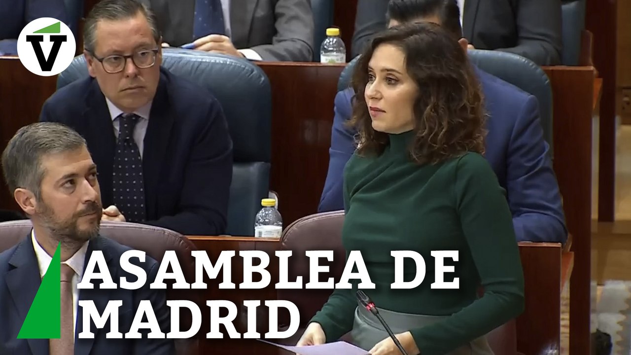 Ayuso, al PSOE: “Se tienen que poner botox en la ceja porque se les está cayendo”