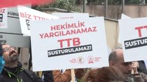 İstanbul Tabip Odası, TTB Merkez Konseyi Başkanı ve üyelerinin görevden alınmasını protesto etti