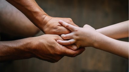 Un enfant de 3 ans mort étranglé en Haute-Savoie : suspecté, son père dit avoir “entendu des voix”