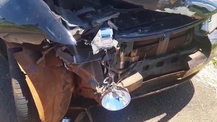 Carros se envolvem em forte colisão no Pioneiros Catarinenses