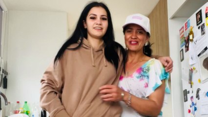 Mother guesses that her daughter is pregnant; is delighted to find out she's right