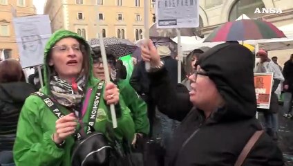 Sanita', sit-in a Roma dei lavoratori e professionisti: "Non si tagli la salute"