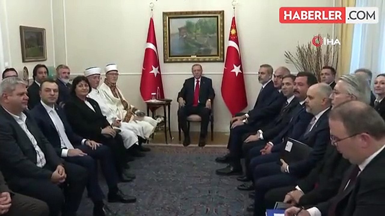 Cumhurbaşkanı Erdoğan Türkiye'nin Atina Büyükelçiliği'ni ziyaret ettiCumhurbaşkanı Erdoğan, Dr. Sadık Ahmet'in ailesi ve Batı Trakya Türk Azınlığı...