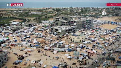 İsrail'in Gazze'ye saldırılarından kaçan yüzlerce Filistinli, Mısır sınırı yakınlarına sığındı