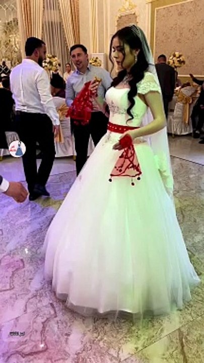 Wedding dress 
