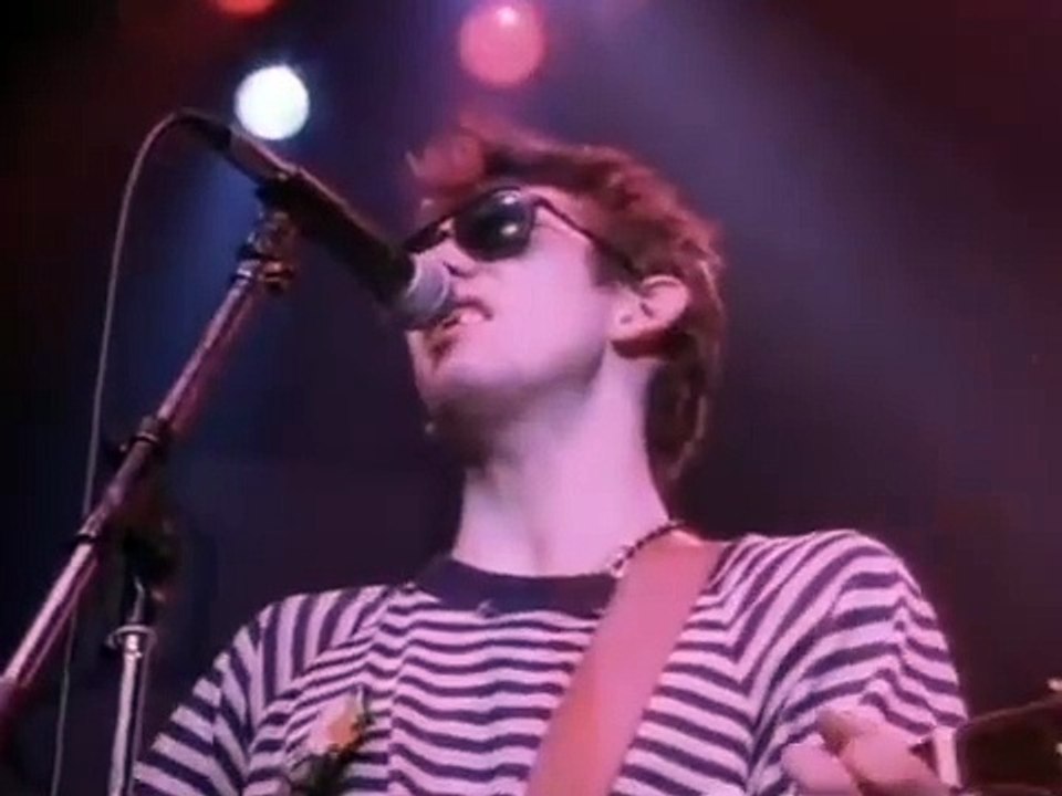 the pogues and kirsty maccoll dirty old town