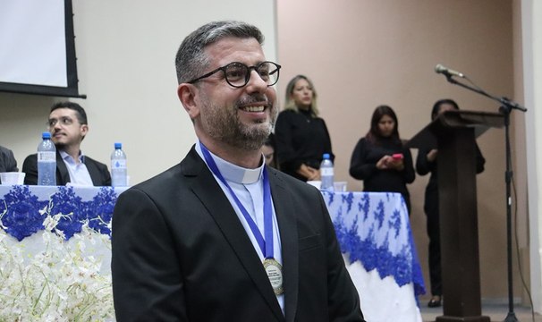 Pároco da Catedral de Cajazeiras é homenageado com título de cidadão e medalha de alta honraria