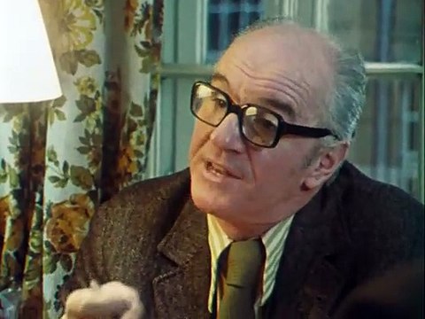 Czterdziestolatek - S01E11 - Cudze nieszczęście, czyli świadek obrony: Edward Dziewoński jako adwokat