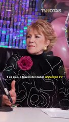 Maxine Woodside va a balconear a sus excolaboradores