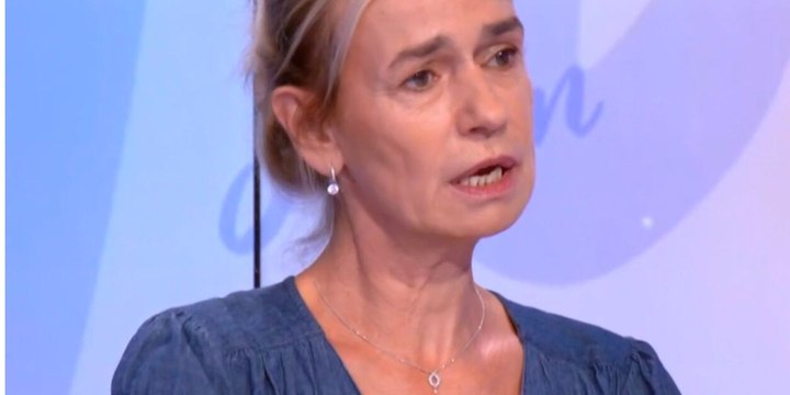 Cri d'alerte : Sandrine Bonnaire dénonce la tragédie de la perte de sa mère en Ehpad