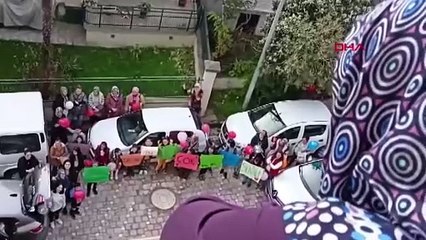 Une visite touchante de ses élèves à l'enseignante Zeynep, soignée