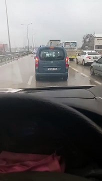 İnegöl-Bursa yolunda zincirleme kaza! Trafik kilitlendi