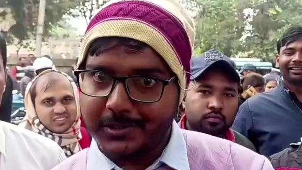 मुंगेर: BPSC शिक्षक भर्ती परीक्षा के समय सारणी में तबदीली होने से नाराज हुए छात्र