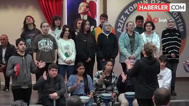 Bursa Büyükşehir Belediye Başkanı Alinur Aktaş, özel öğrencilerle buluştu