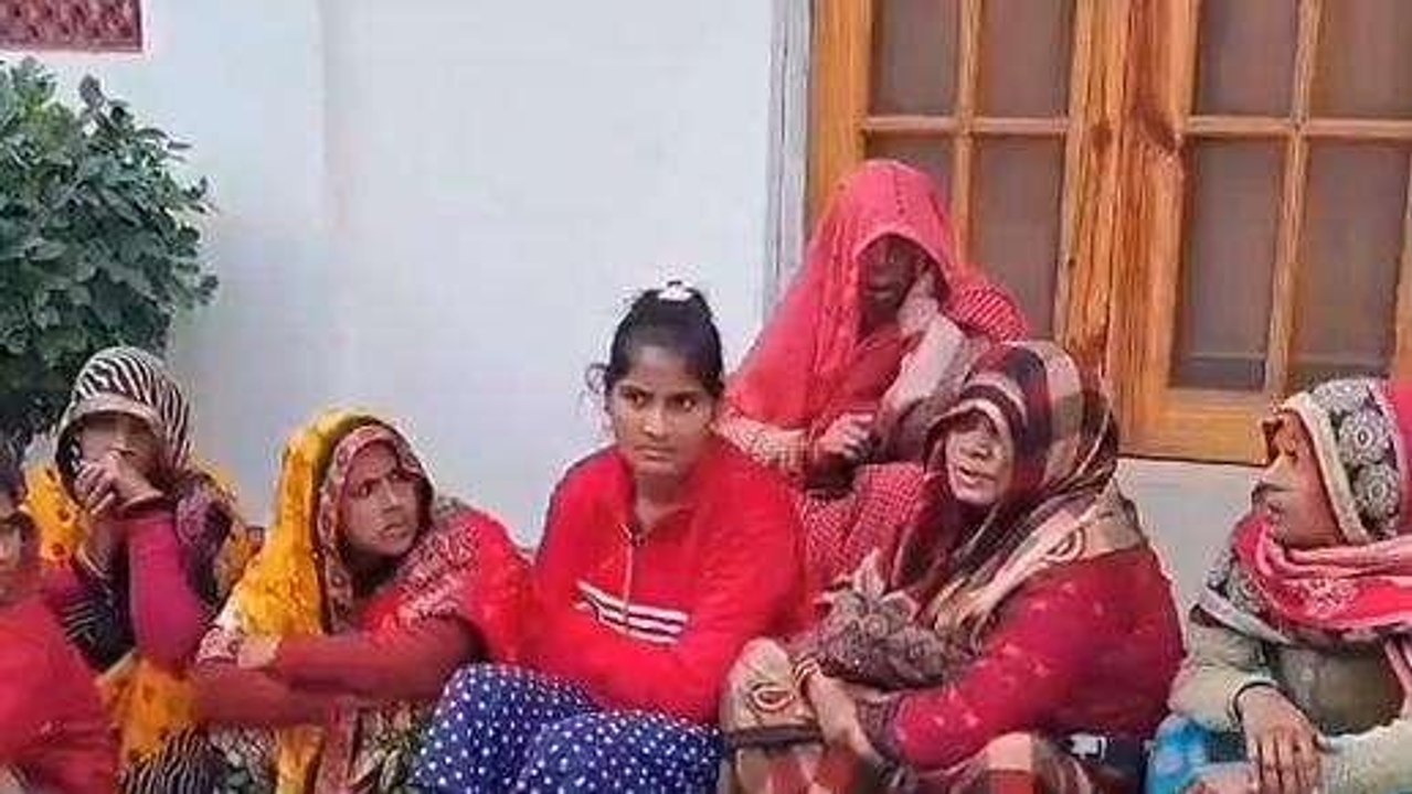 सीतापुर: पुलिस कस्टडी में युवक ने लगाई फांसी,गंभीर, लखनऊ किया गया रेफर