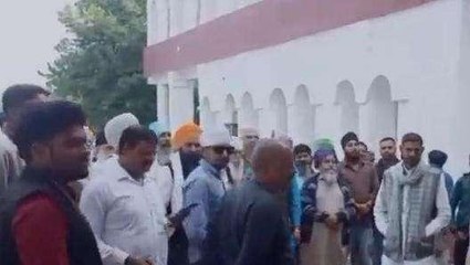 श्योपुर:सिख समाज के लोगों ने कलेक्ट्रेट कार्यालय का किया घेराव