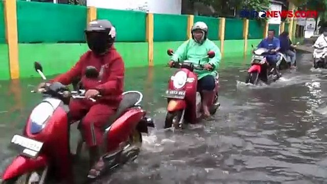 Hujan Deras dan Penyempitan Saluran Air, Kawasan Kebon Jeruk Terendam Banjir