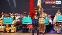 Denizli'de renkli gösterilerle Halk Oyunları Türkiye Şampiyonası devam ediyor
