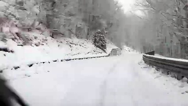 Neve in Toscana, il manto bianco al Casone di Profecchia