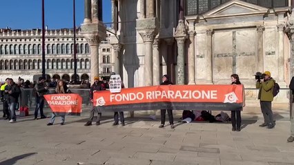 Sfregio alla Basilica di San Marco dagli ambientalisti