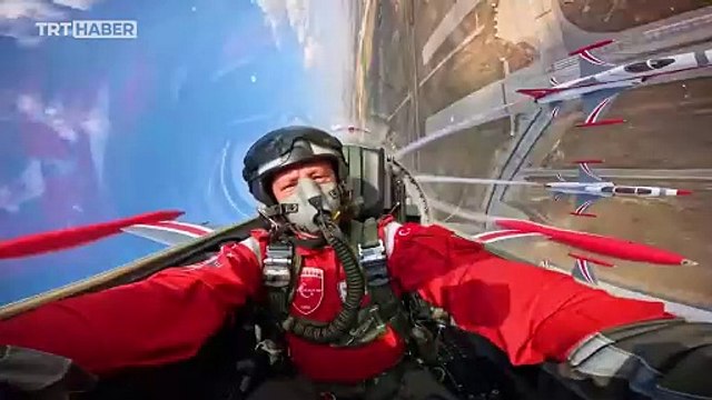 Hava Kuvvetleri Komutanı Kadıoğlu Türk Yıldızları ile uçtu