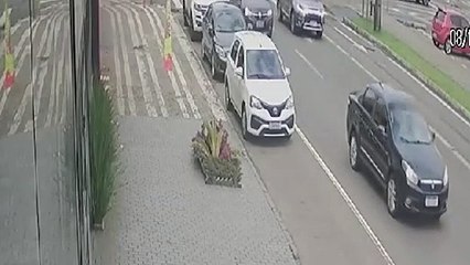 Veja por outro ângulo a colisão entre ambulância e Civic