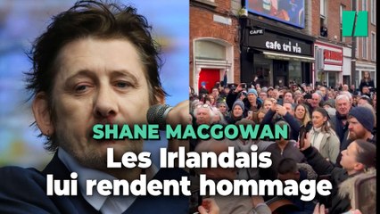 下载视频: L’émouvant hommage de Dublin au chanteur des Pogues, Shane MacGowan