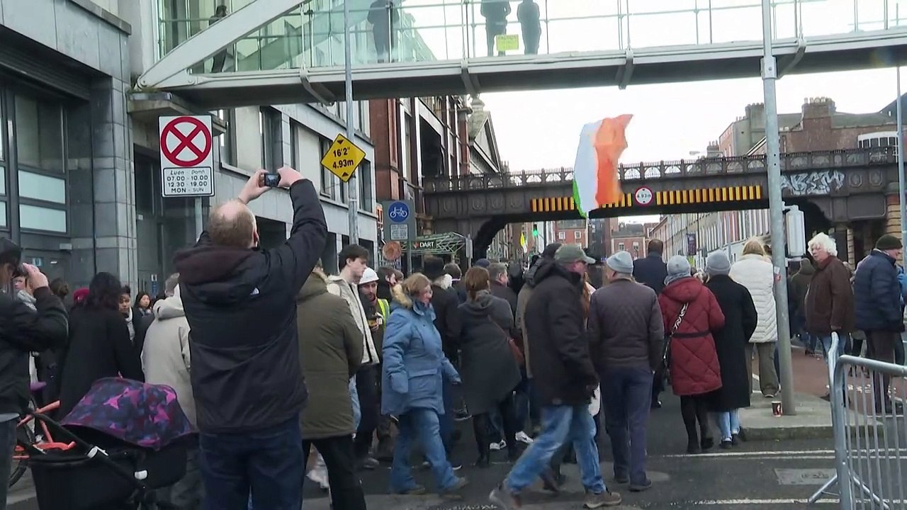 Fans line Dublin streets to bid farewell to Iri...