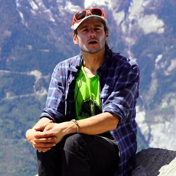 Passionnés de highline, ils marchent au-dessus de 550 mètres de vide